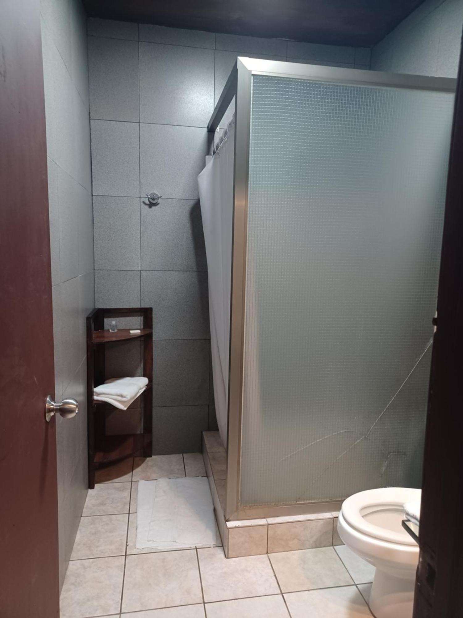 Charlys Place Aparthotel San Salvador